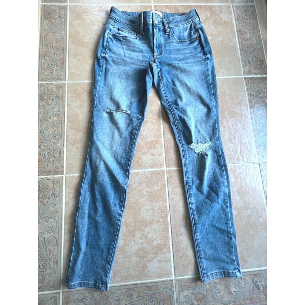 warp +‎ weft Low rise jeans distressed size 2